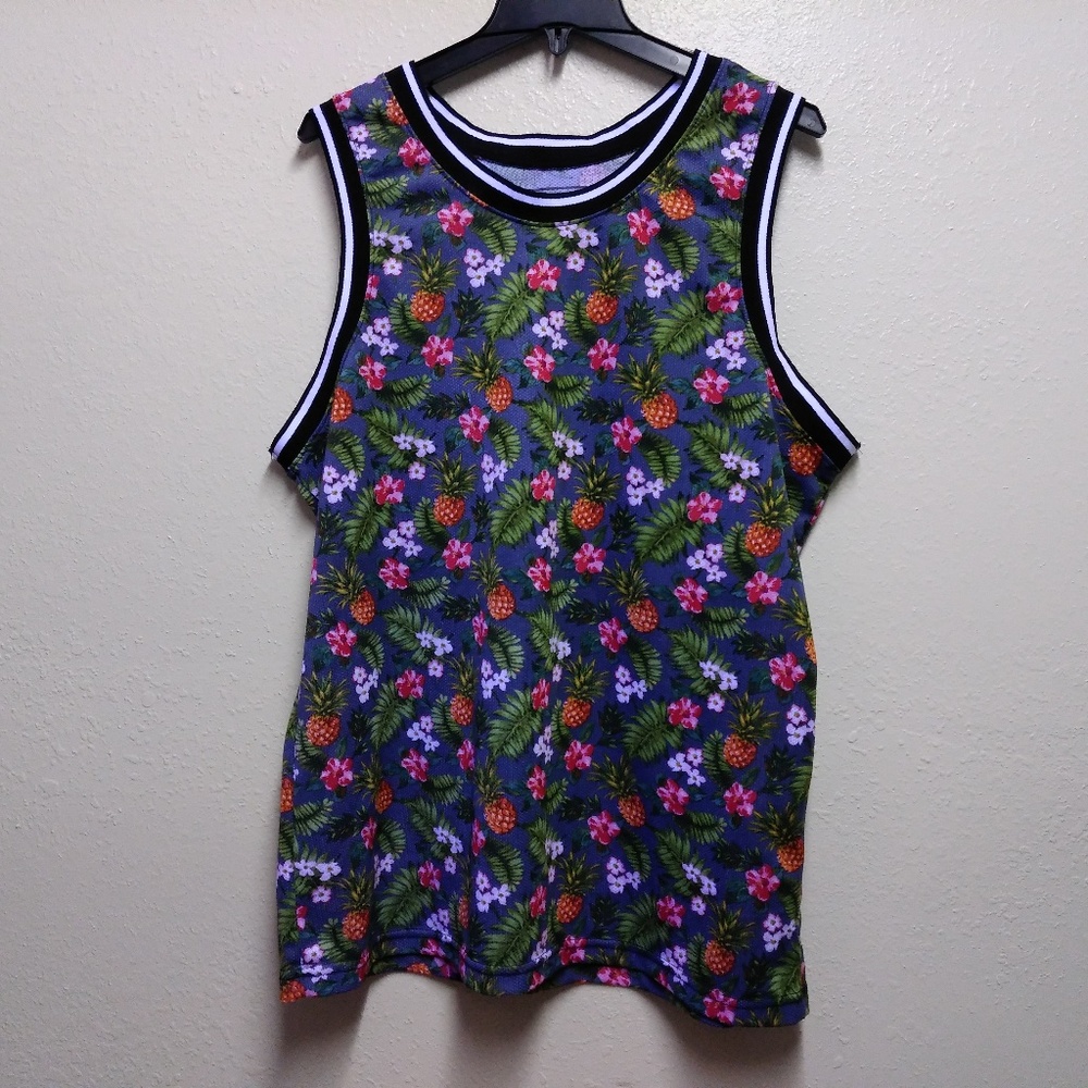 Dikotomy tropical pineapple top